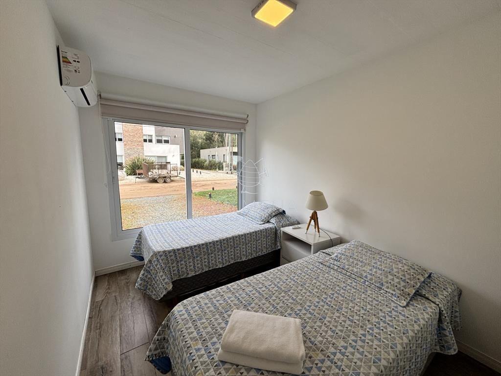 Casa en Solanas Village, dentro del Complejo P.
