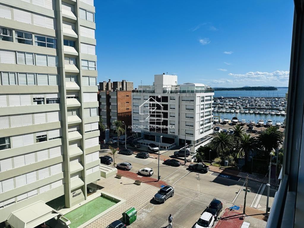 Venta de apartamento de dos dormitorios en Punta