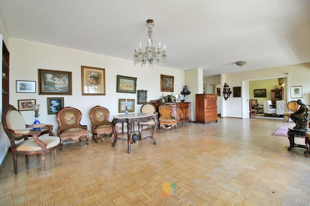 VENTA APARTAMENTO 3 DORMITORIOS Y SERVICIO POCITOS