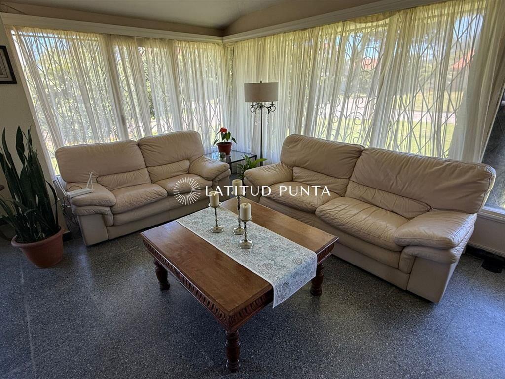 Casa a una cuadra del mar en venta
