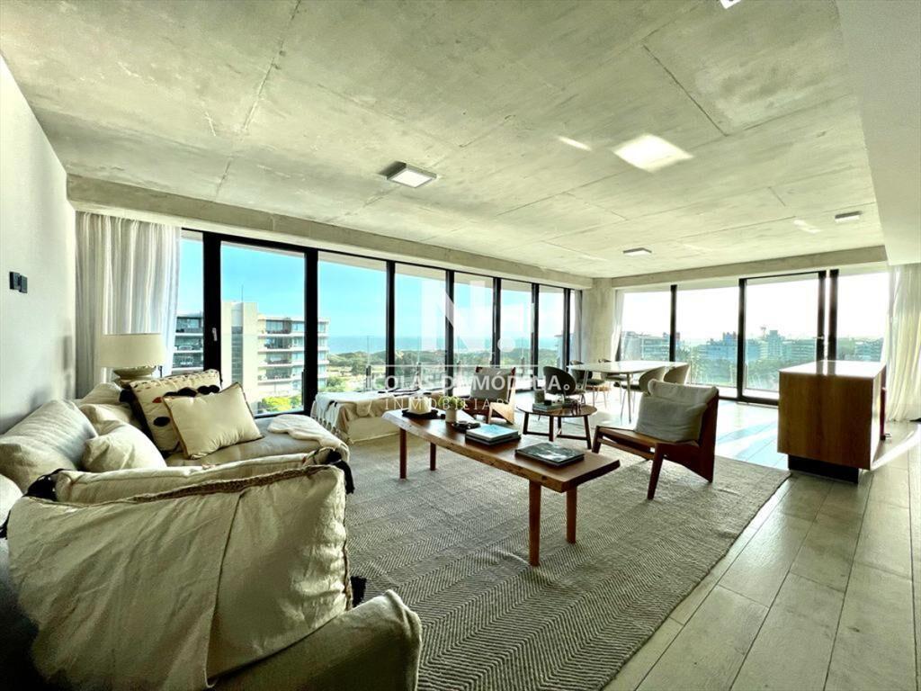 Gran apartamento en Surfside, 2 Suites + den, 226