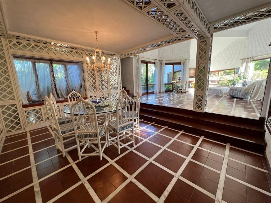 Casa de 4 dormitorios en venta en Lugano, Punta
