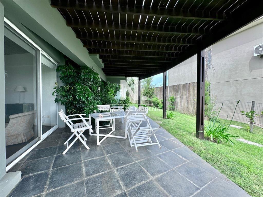 Excelente casa en Manantiales