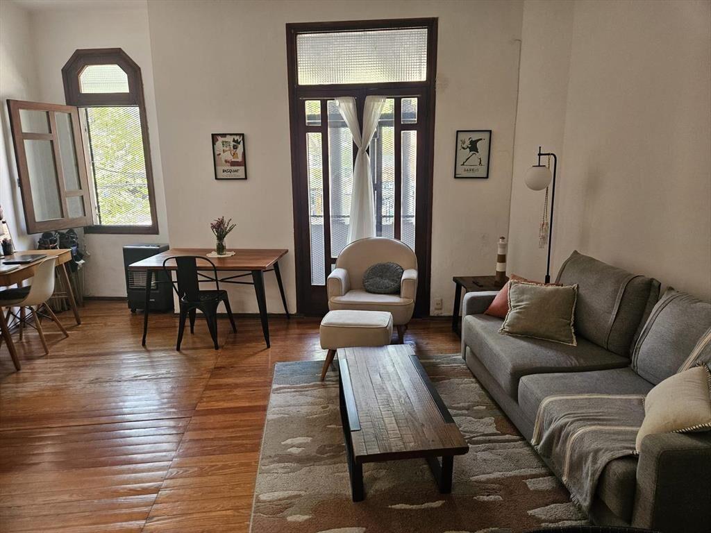 8 de octubre y Abreu, casa de altos, reciclada, 145 m2 !!