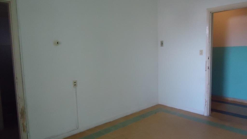 Apartamento interior, primer piso por escalera, 1 dorm, 2 p