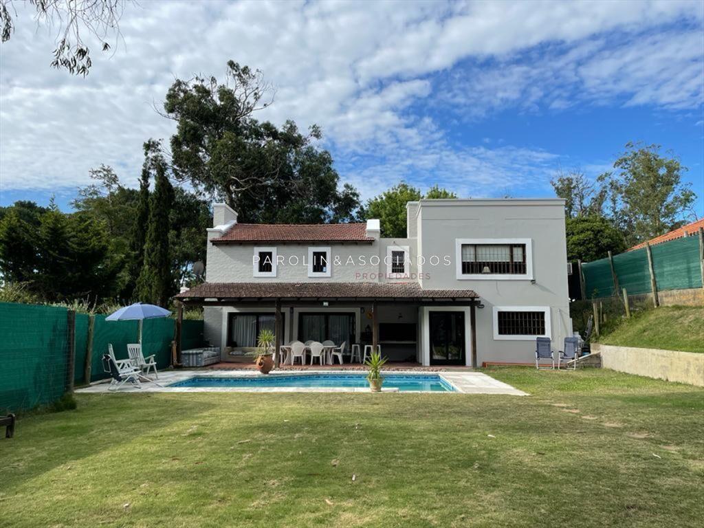 Hermosa casa en venta de 4 dormitorios en Marly,