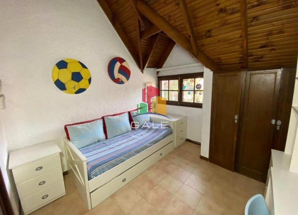 En venta casa de 5 dormitorios, con piscina, parrillero y j