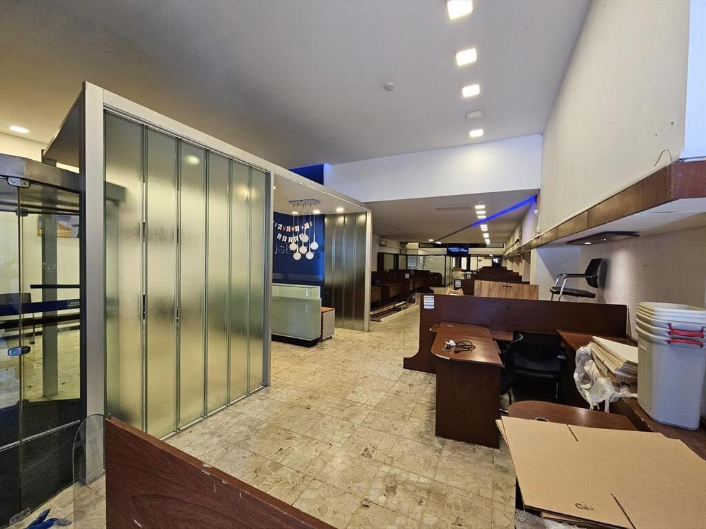 Plaza Independencia y Juncal, 10 mts de frente, 814 m2 , ex