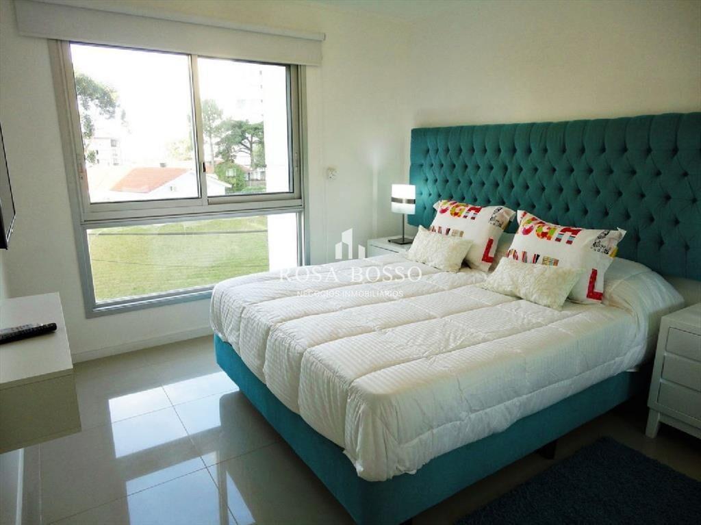 Apartamento en Brava, 1 dormitorios *