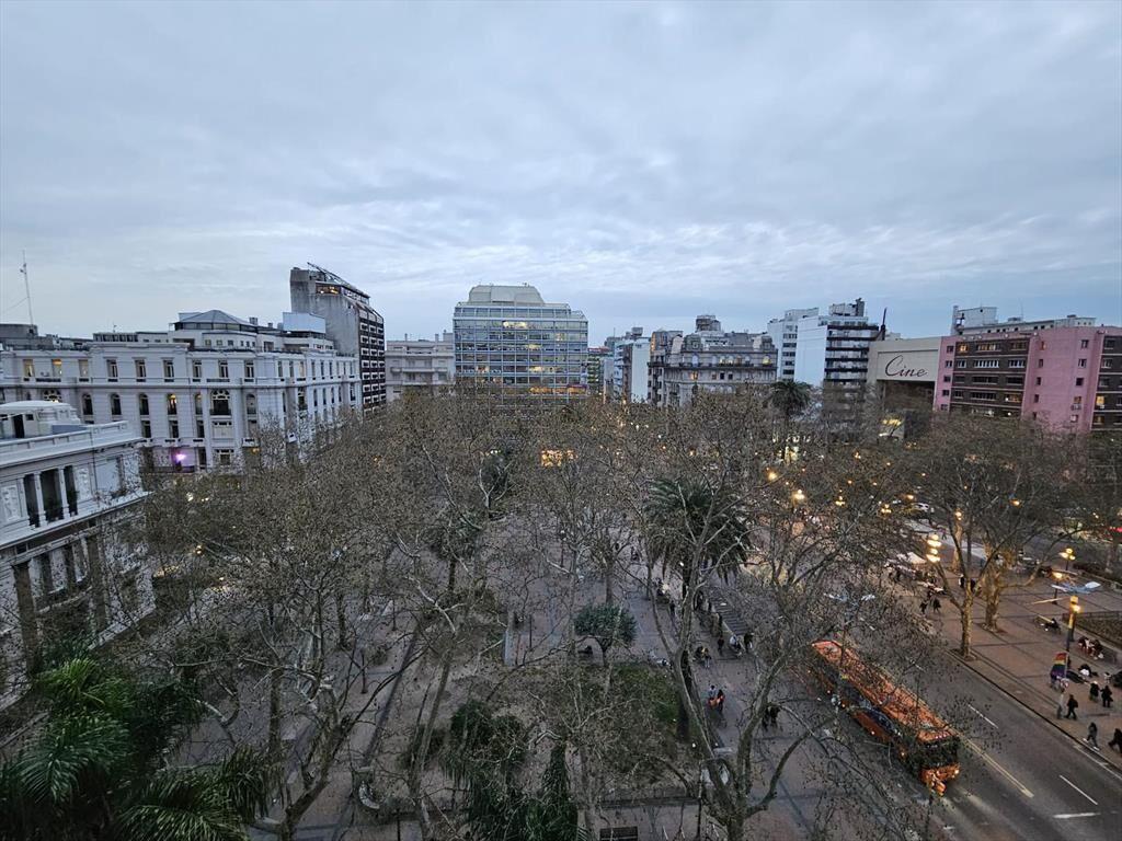 Hermoso apto en Plaza cagancha, 4 dorm, gge, excelente vist