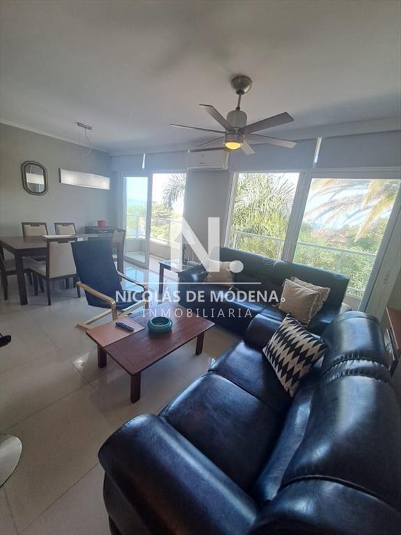 Dos apartamentos unificados en Punta del Este a