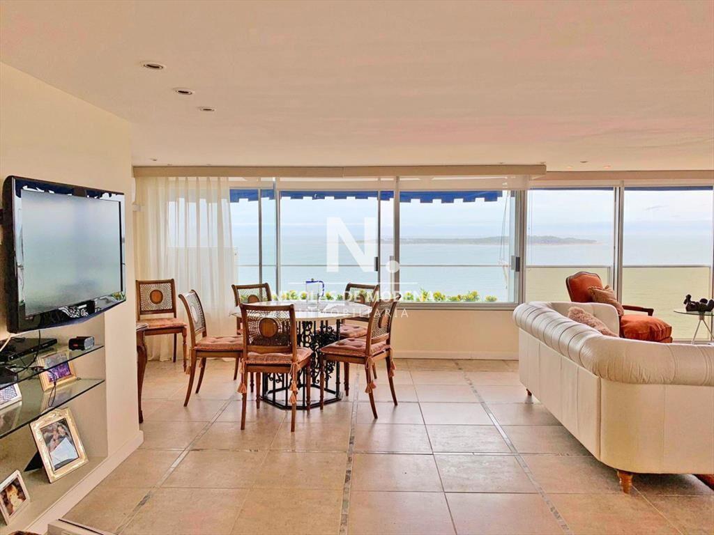 Penthouse en venta en Torre Tequendama, frente al