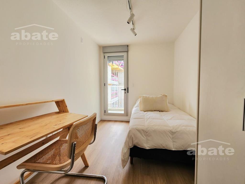 Venta apartamento 2 dormitorios en Cordón al frente con bal
