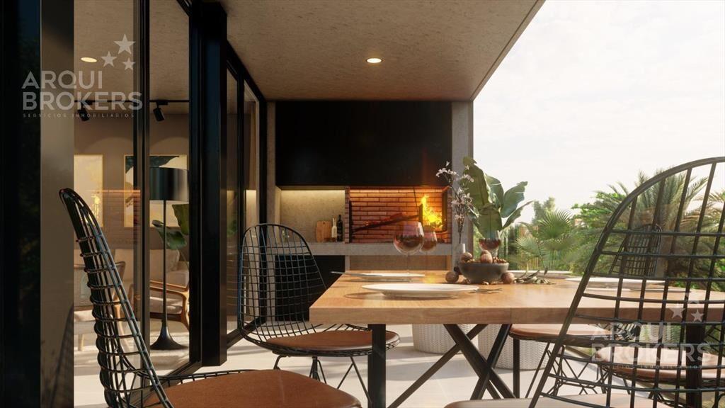 Apartamento de tres dormitorios en venta en Carrasco - 308C