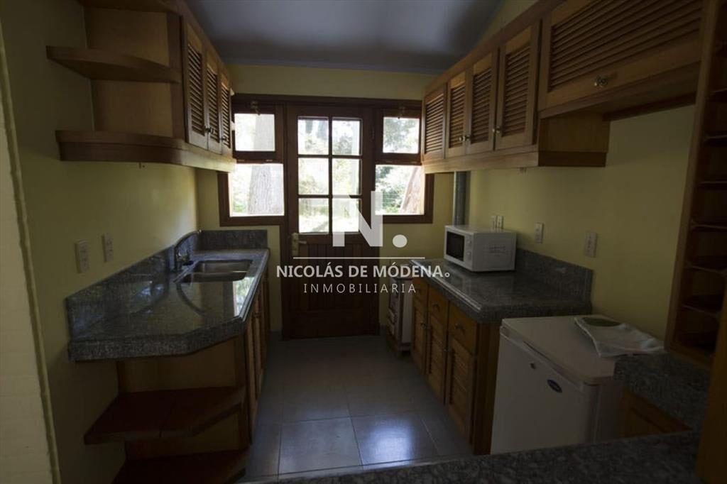 Venta casa en punta del este con 4 dormitorios.