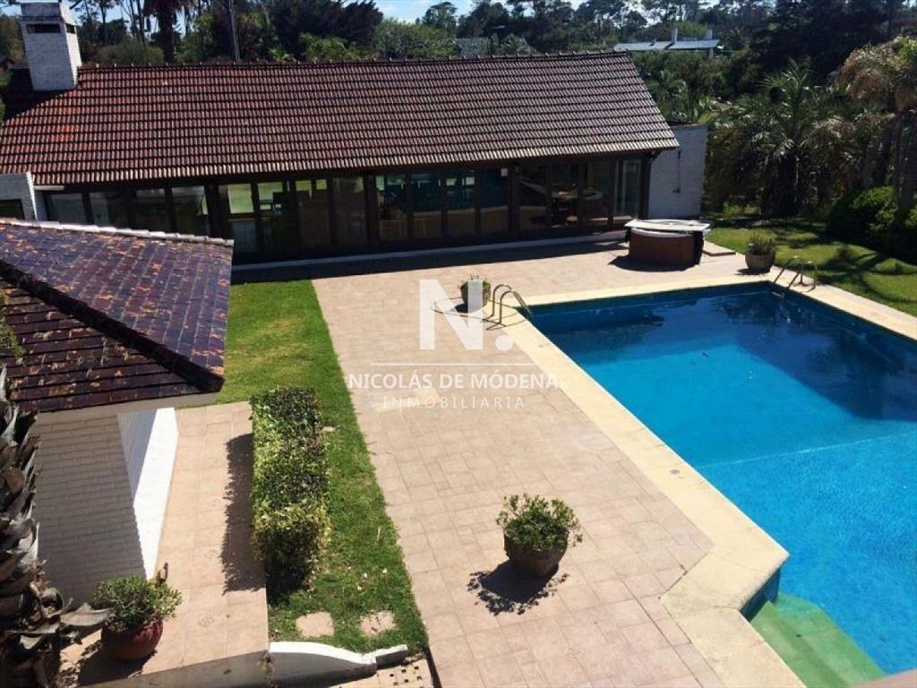 Casa en venta Playa Mansa 4 dormitorios ideal