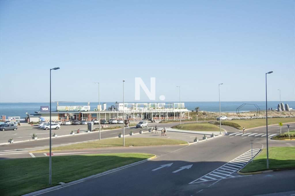 Departamento de 3 dormitorios en suite en venta I