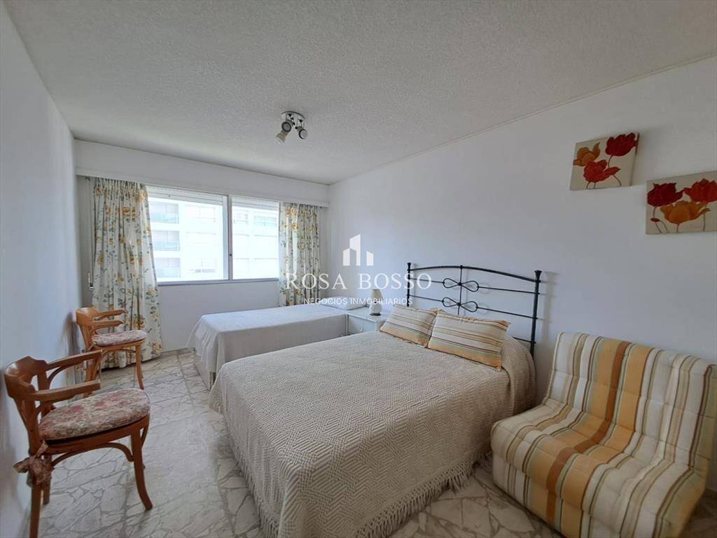 Apartamento en Venta de 2 dormitorios en Edificio