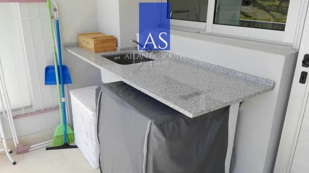 Apartamento de categoría 2 dormitorios y 3 en