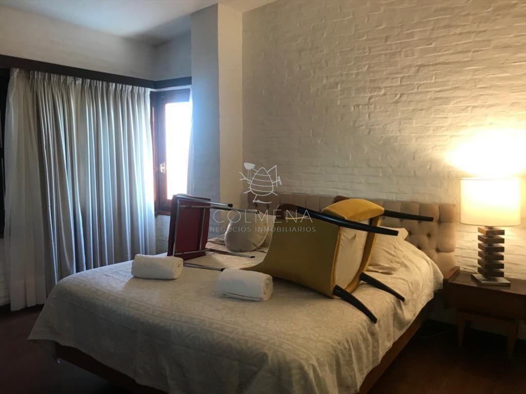 Casa en Peninsula - a metros de la playa de los