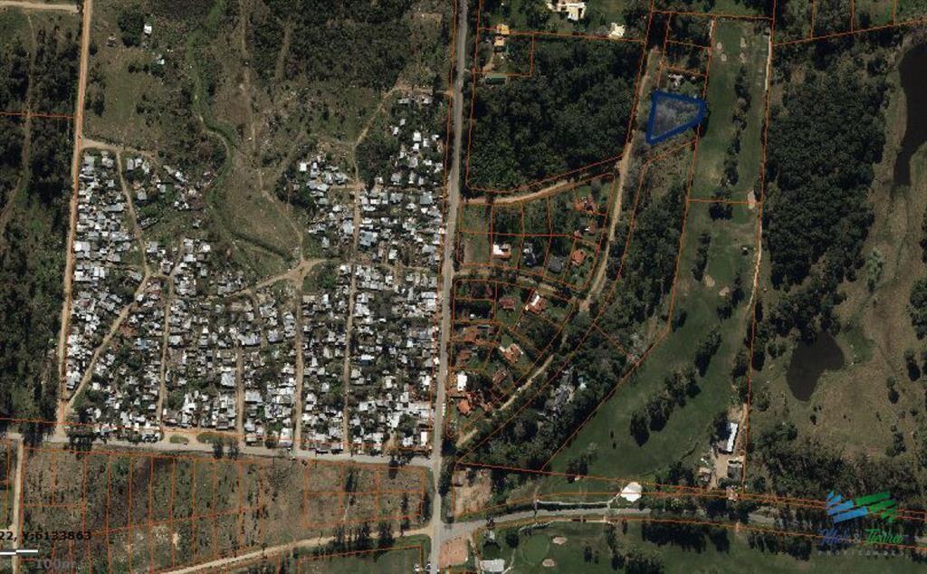 Venta de terreno de 2500 m2 en Barrio Golf Punta