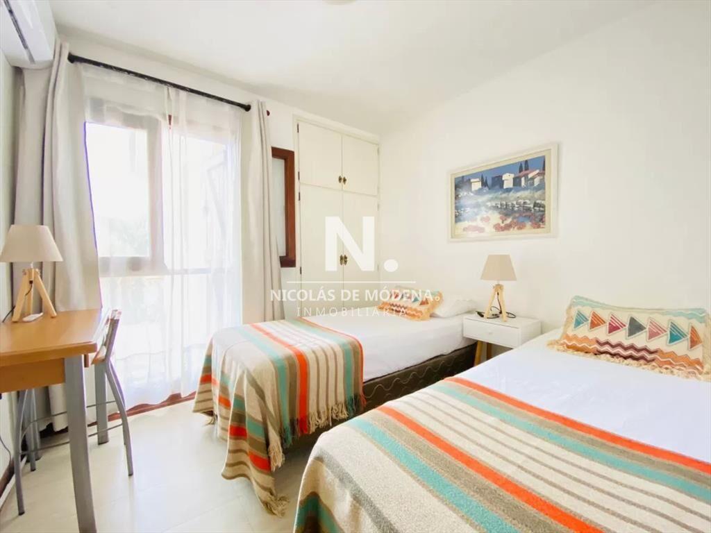 Impecable departamento, comodo e iluminado.