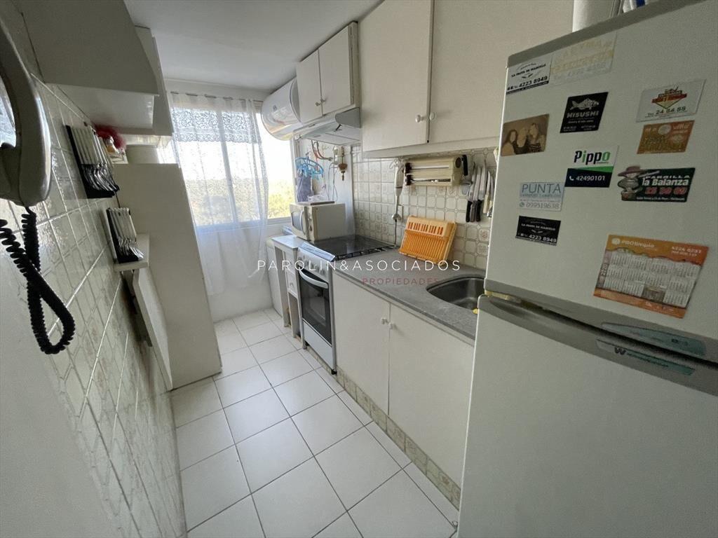 Apartamento en venta de 3 dormitorios en torre