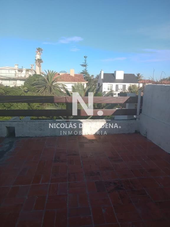 Vende Apartamento de 4 dormitorios,  Punta del