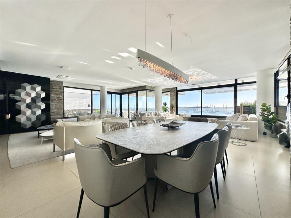 Apartamento en Alquiler Exclusivo 4 Dormitorios