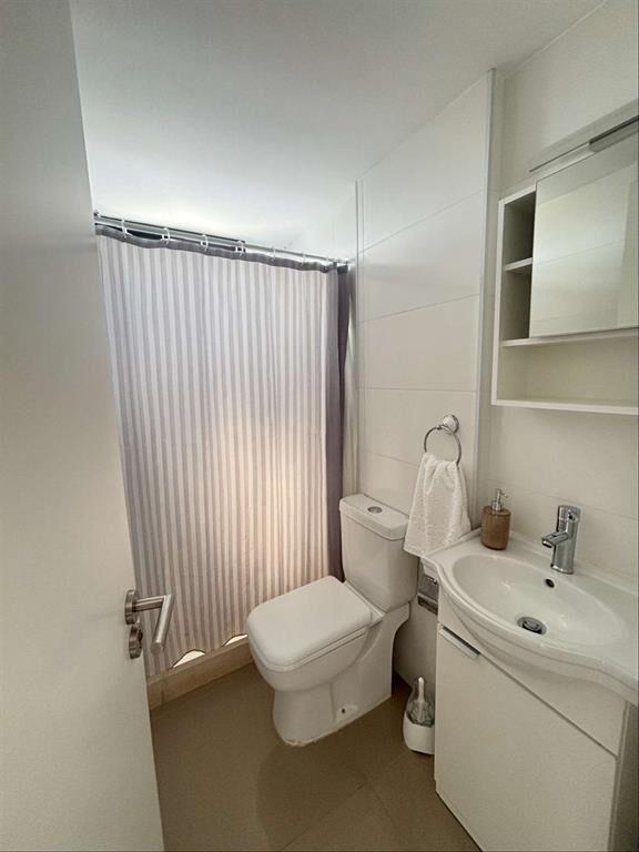Alquiler anual de apartamento de 2 dormitorios con cochera-