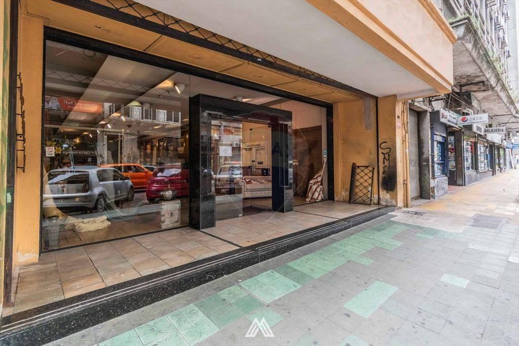 Gran local en VENTA! Barrio centro. 603 mts2!