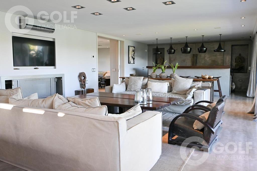 Venta de Casa 3 Dormitorios en Lagos - con Piscina Infinita