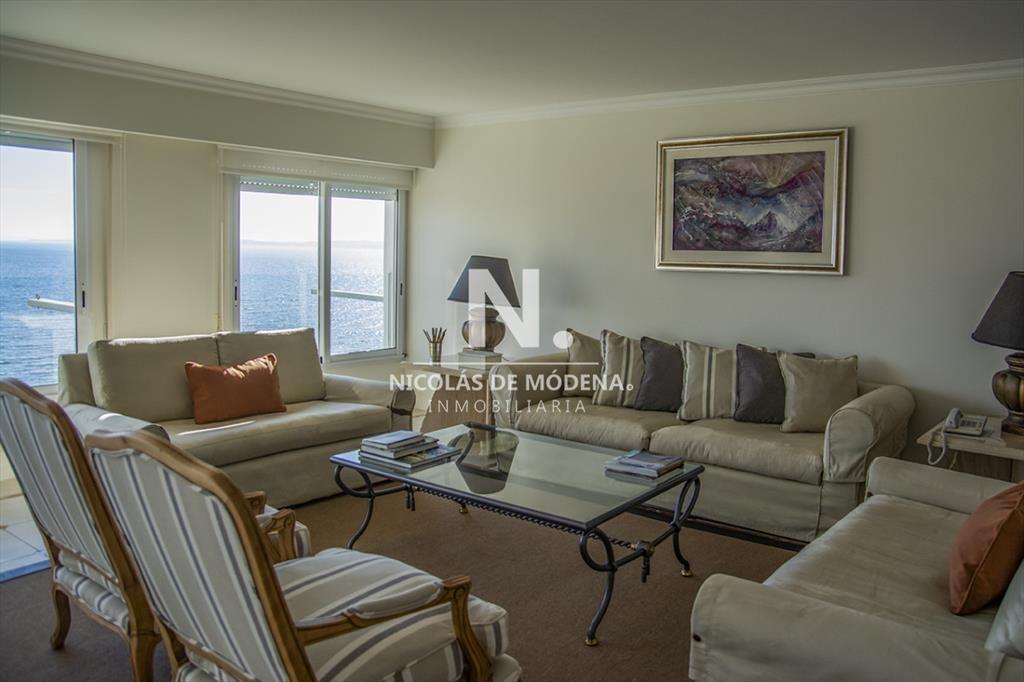 Torre frente al mar, departamento en venta, 3 suites. Punta