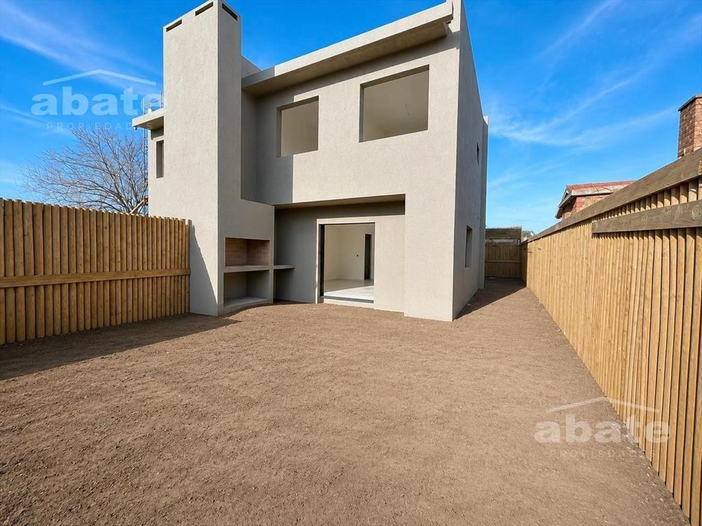 Venta casa de 3 dormitorios a estrenar a metros de la playa