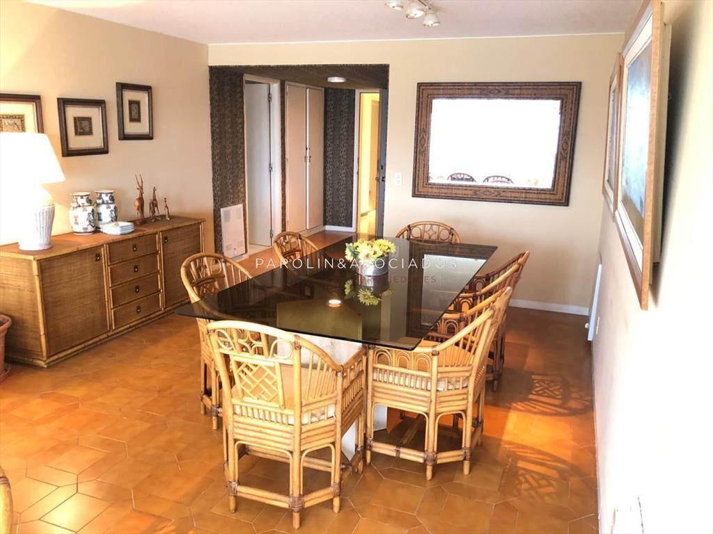 Apartamento en venta de 3 dormitorios en Edificio Tiburón,