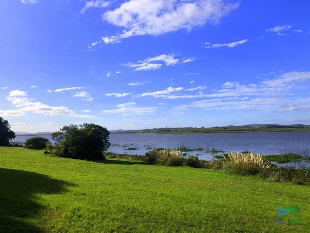Terreno de mas de 5000 m2 con costa de laguna en
