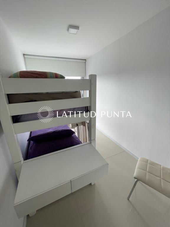 Apartamento en Roosevelt, 1 dormitorio y medio