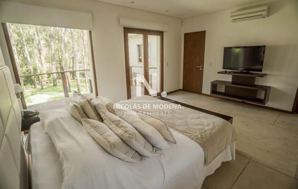 Casa en venta Solanas Country 4 dormitorios