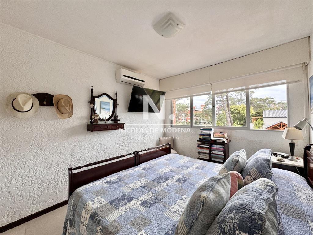 Apartamento reciclado en edifico Helios Punta Del