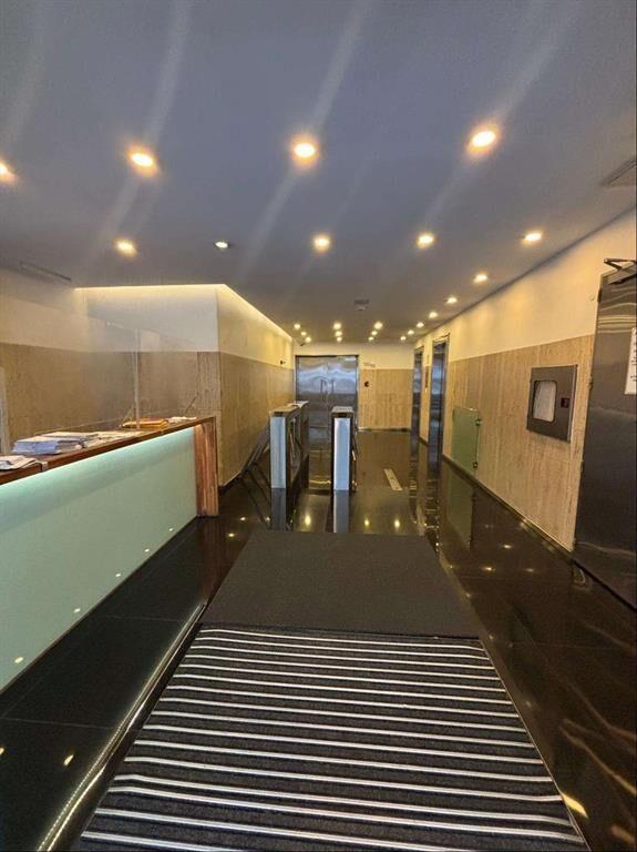 Venta Oficina con renta edificio corporativo Ciudad Vieja