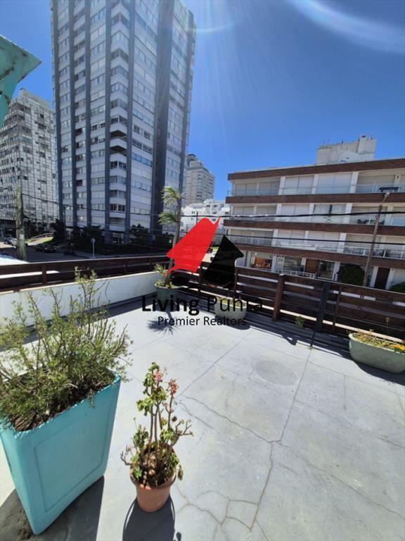 Casa de dos dormitorios en alquiler anual en del