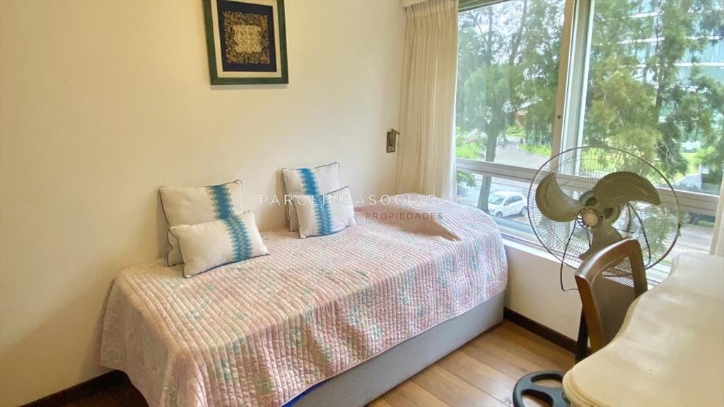 Apartamento en venta de 2 dormitorios y en Punta