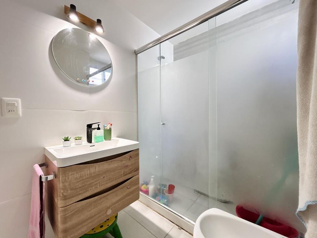 Venta casa 3 dormitorios en Tres Cruces con parrillero sin