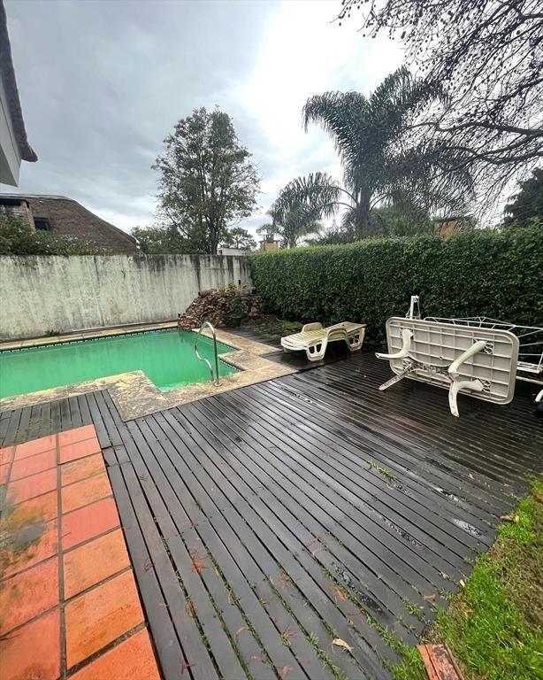 CASA EN VENTA CON RENTA ATLÁNTIDA