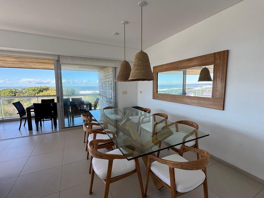 Venta Brava 28 4 suites, vista al mar amenities.