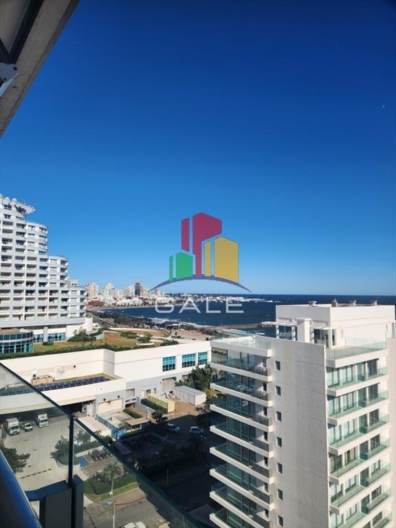 Vende apartamento de 3 dormitorios en Mansa- Punta del Este
