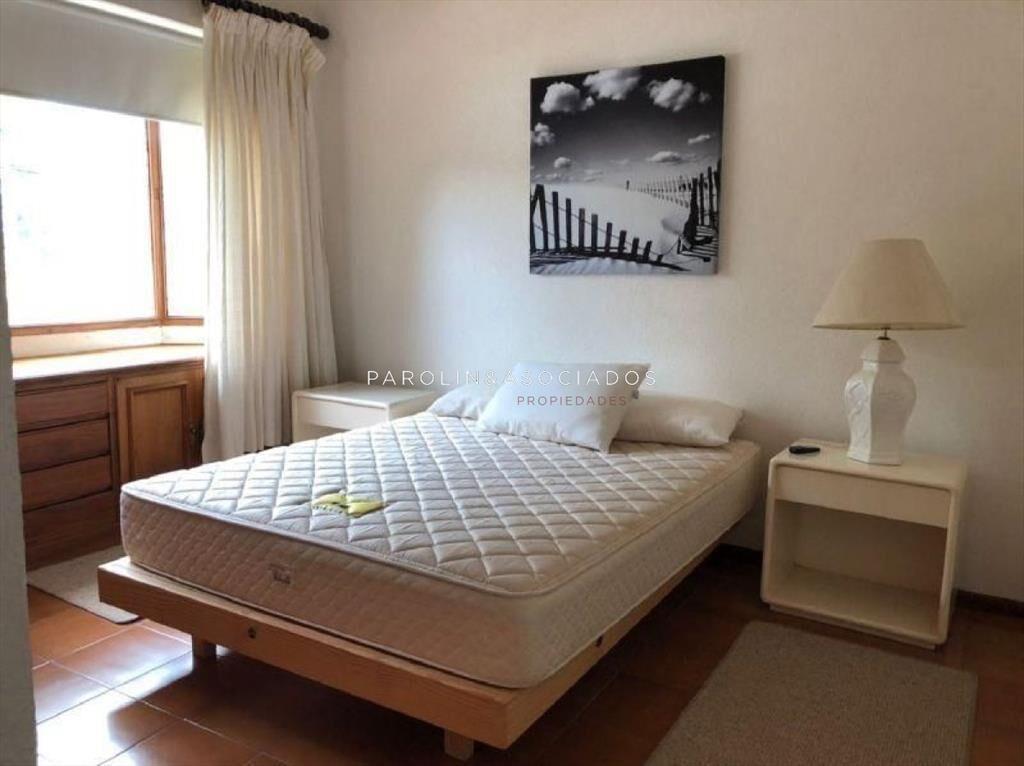 Venta de casa 4 dormitorios en Lugano, Punta del