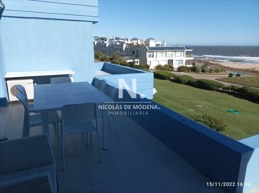 Apartamento en venta con vista al mar en de 2