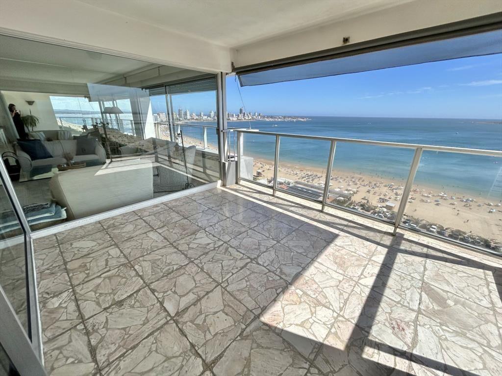 VENTA APARTAMENTO 3 DORMITORIOS MAS DEPENDENCIA EDIFICIO IM
