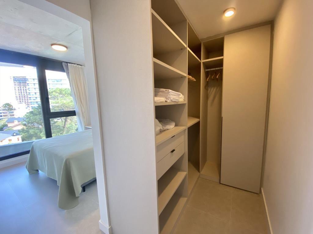 VENTA DE APARTAMENTO DE 2 DORMITORIOS -EDIFICIO WAVE BRAVA